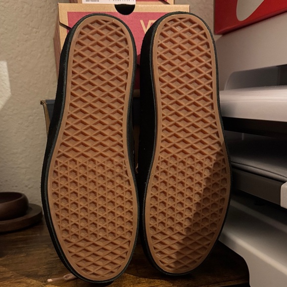 Vans Authentic Platform 2.0 sneakers with a black and pink floral print. - Picture 2 of 5